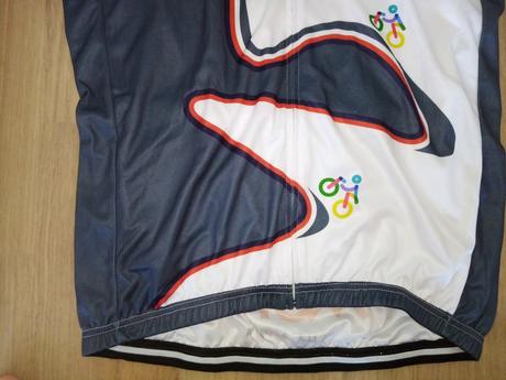 Cyklodres pro dospělé, l