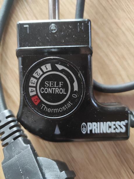 Multifunkční grilovací pánev, 