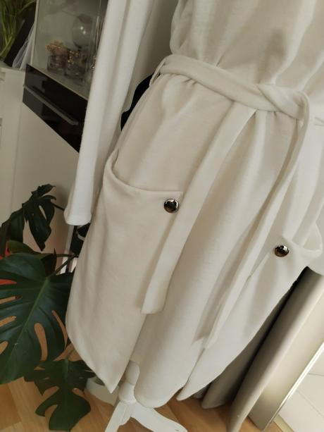 Teplé originální šaty vel.l-xl, l