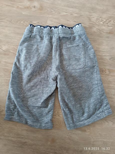 Kraťasy, yigga,140