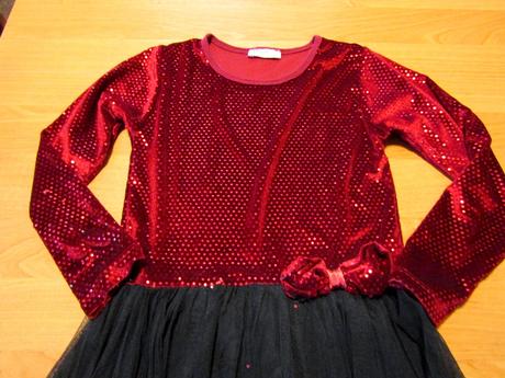 Krásné dívčí šatičky vel 134, 134