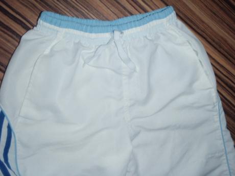 Bílá letní frajeřinka - delší kraťasy, 140