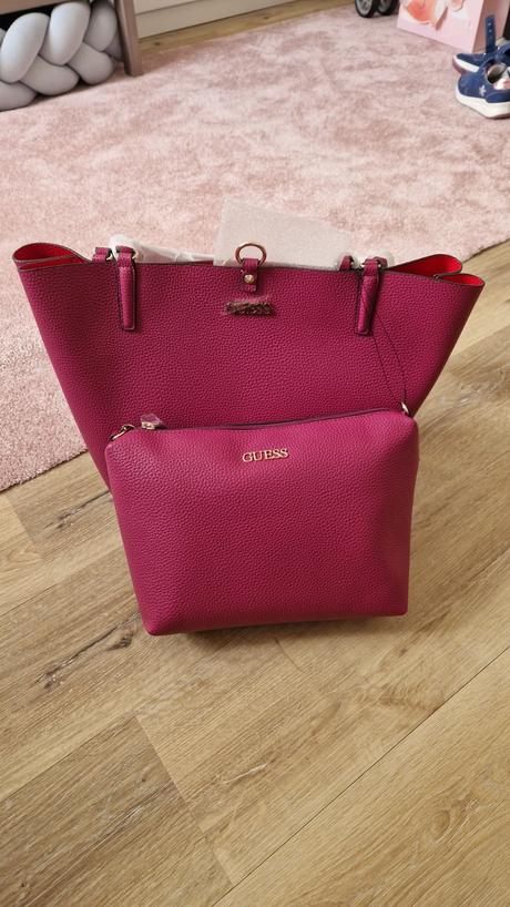 Kabelka guess, guess