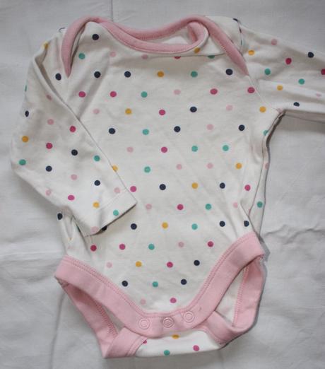 Bf77. puntíkaté body pro nejmenší, m&co,56