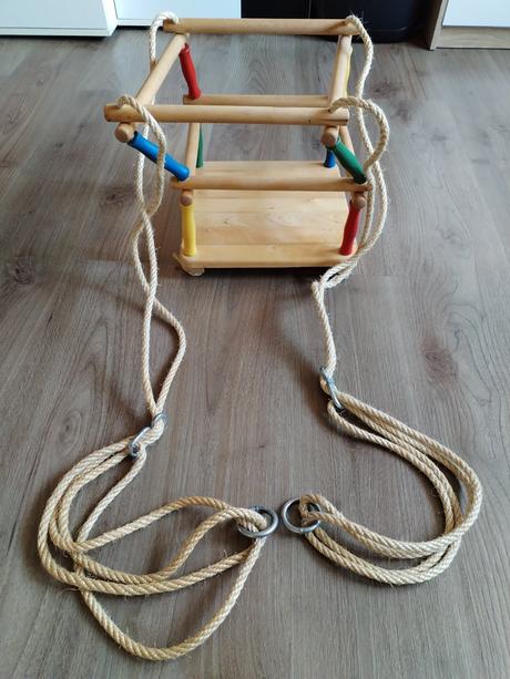 Celodřevěná dětská houpačka, 