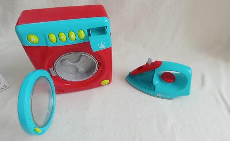 Sada playgo, elektronická pračka a žehlička,