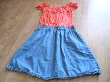 Puntíkaté šaty 10-12 yigga, 146