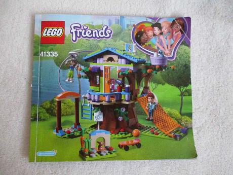 Lego friends mia a její domek na stromě,