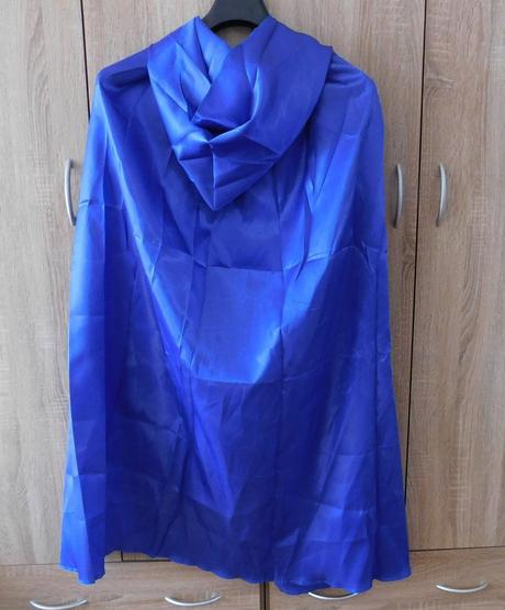 Kostým-plášť s kapucí, 