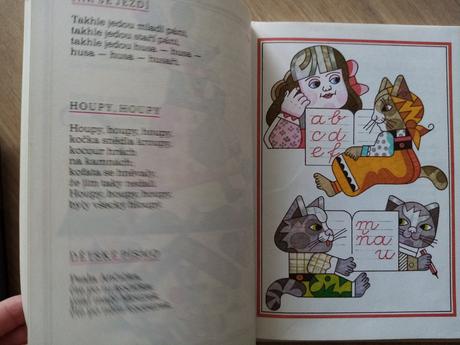 Kniha - říkej si a hraj, 