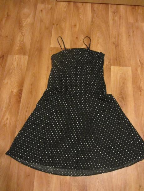 Šaty s puntíky, c&a,s