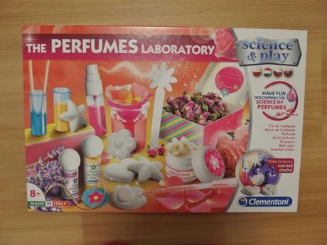 Výroba parfémů zn. clementoni - top stav, 