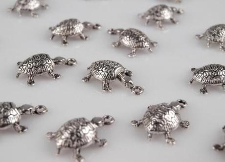 Kovový přívěsek + kroužek - varianta želvička,