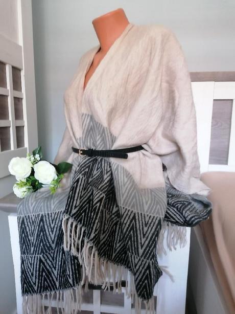 Smetanové pončo - šála, new look