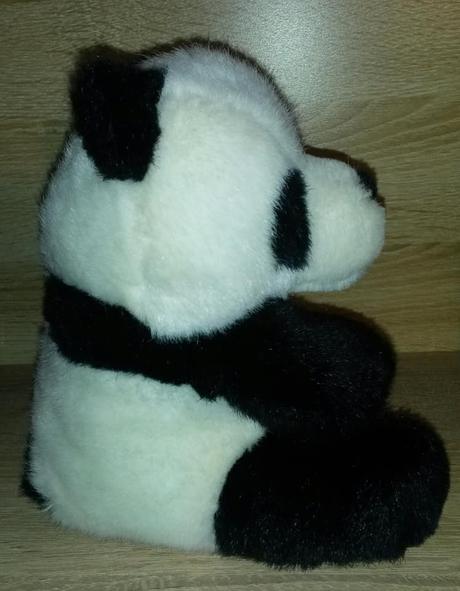 Plyšová sedící panda výška 23 cm,