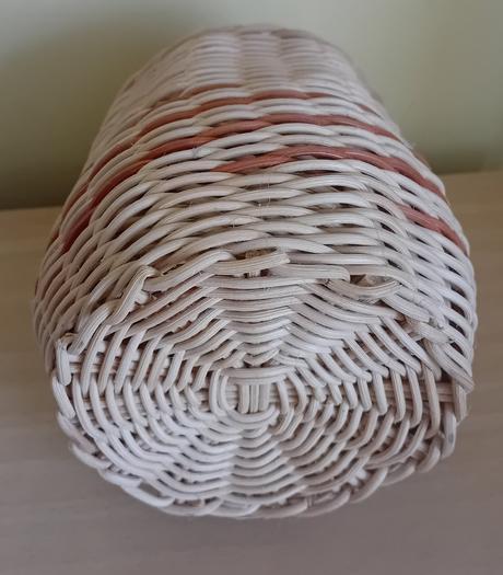 Prouťený košíček,