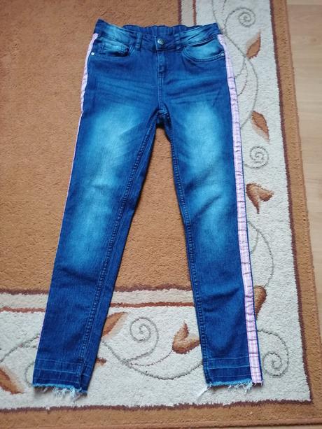 Džíny, kik,152