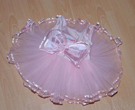 Růžový dres s tylovou sukýnkou pro malou vílu,