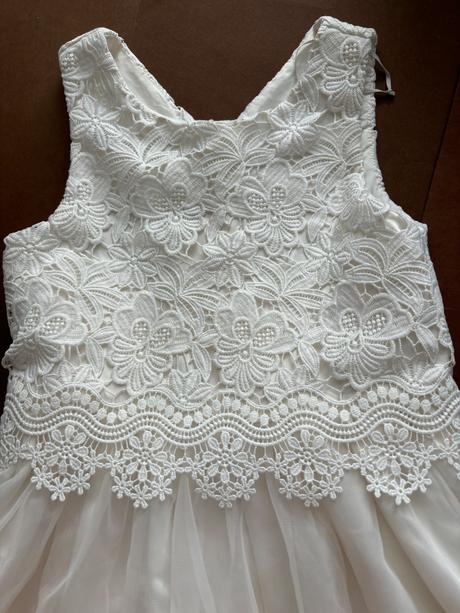 Ob/ sváteční luxusní šaty krémové barvy - v.8 let, 128