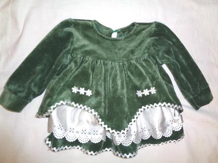 Luxusní zelené společenské šaty, 74