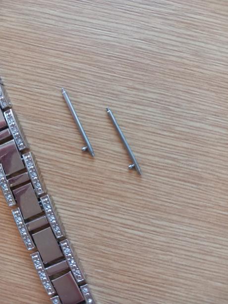 02 - řemínek k hodinkám vel. 22 mm, 