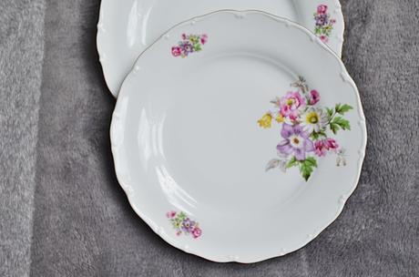 Mělké talíře zdobené zlatem sada, 