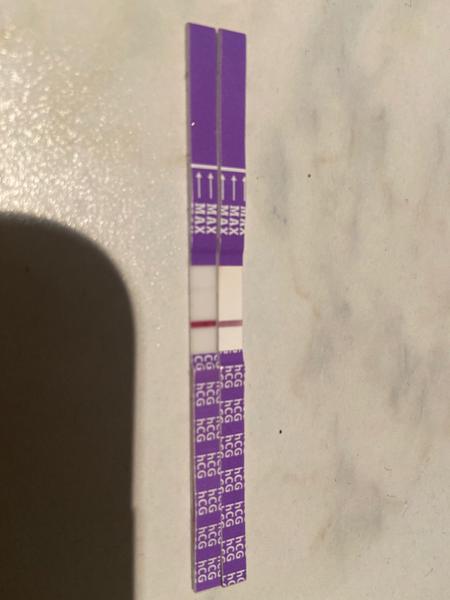 Může těhotenský test ukázat falešně pozitivní výsledek?