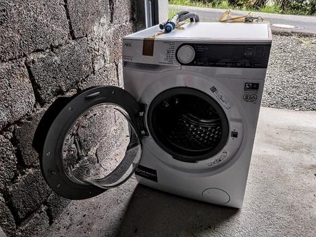 Zánovní pračka zn. aeg 7000 prosteam v záruce, aeg