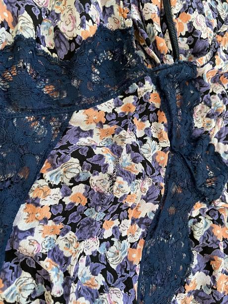 Květinový overal s vadou , vel m ale je spíše do s, topshop,s