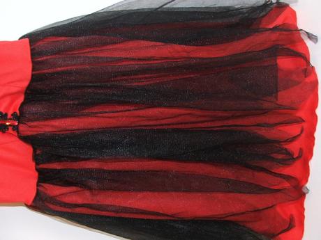 R27 karnevalové šaty vel. 11-12 let,