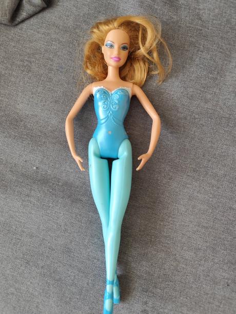 Barbie mattel sportovkyně.cena za kus, 