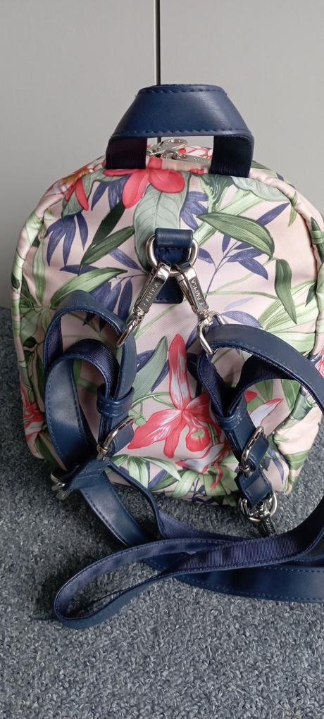 Batůžek zn."carpisa", carpisa