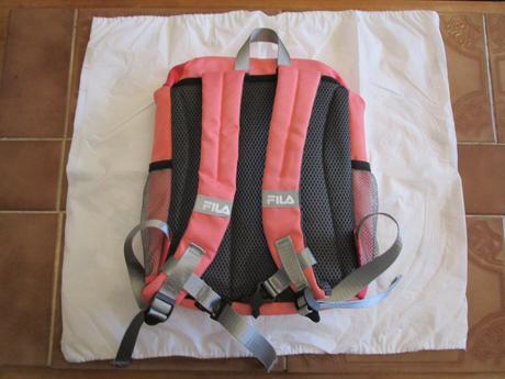 Pěkný šikovný menší batoh fila, málo používaný, fila