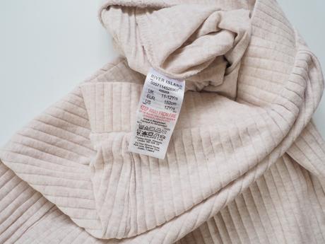 Legíny vel 152, river island,152