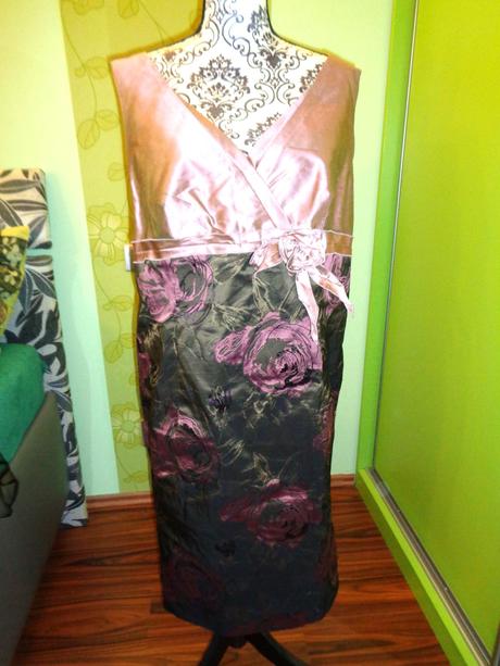 Luxusní šaty s růžemi - s bolerkem 48/50, 48