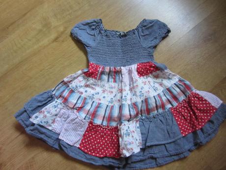 Patchwork šatičky se žabkováním, lindex,86