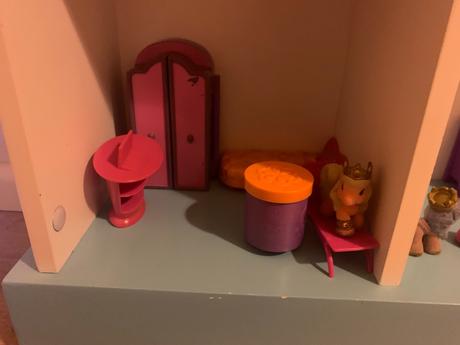 Drevená polička - domček, 