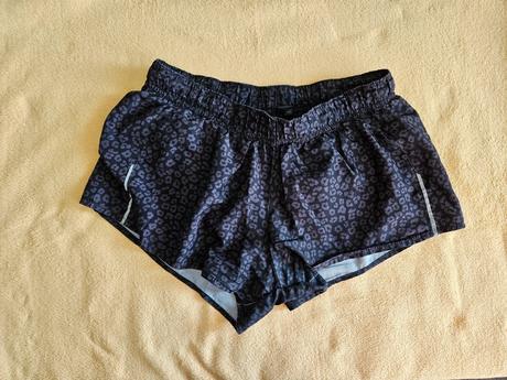 Sportovní černé šedé vzororované šortky kraťasy s, crivit,s