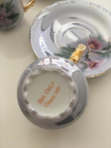 Porcelánový kávový set,