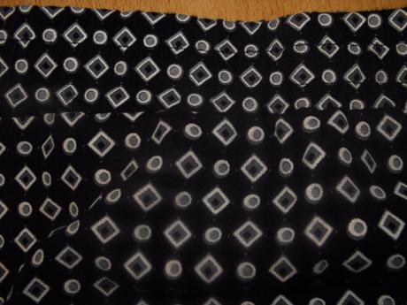 Čierna vzorovaná balónová sukňa, 104