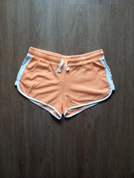 Oranžové kraťasy, takko,146