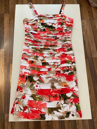 Nové vrstvený volán barevné šaty, vel l, ale menší, s