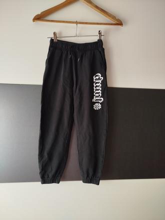 Tepláky zn. mokida vel.134, 134