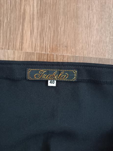 Černé společenské šaty., l