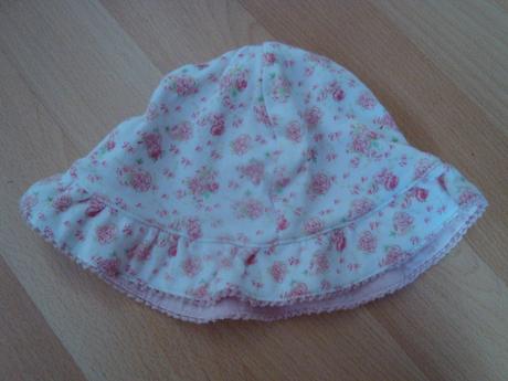 Klobouček bavlněný s kytičkami, vel. 56, mini mode,56