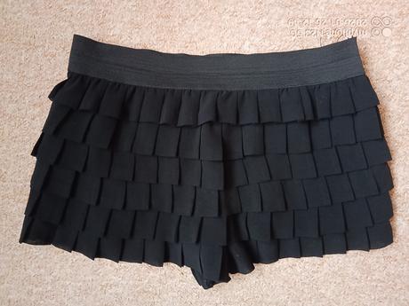 Šortky s volánky zn."sinsay"  vel."140", sinsay,140