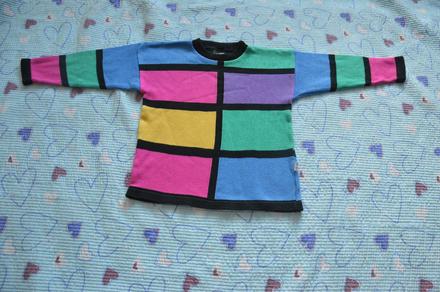 Slabší kvalitní příjemný svetr, 104