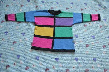 Slabší kvalitní příjemný svetr, 104