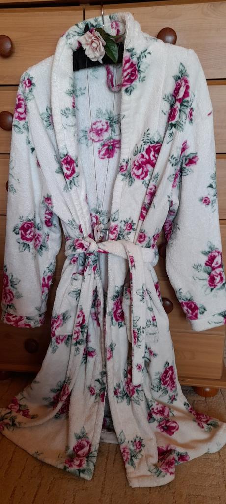 Květovaný dlouhý župan secret, primark