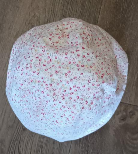 Dívčí klobouček s kvítky marks&spencer,vel.74/86, marks & spencer,74